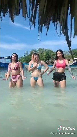 Tík Tok Mariana Ávila En Bikini - Yolo Aventuras