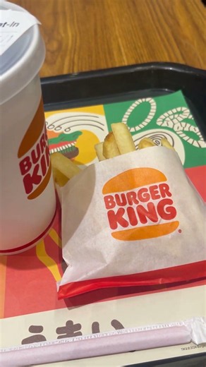 バーガーキングでボリューム満点の直火焼きバーガーを堪能！ジューシーな美味しさでドライブや旅の休憩にもぴったり。#バーガーキング #ワッパー #ハンバーガー #グルメ #ランチ #ドライブ #旅行