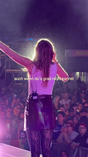 Kann es kaum erwarten wieder gemeinsam mit euch zu singen. Sehen wir uns 2027 auf meiner Tour?🤭