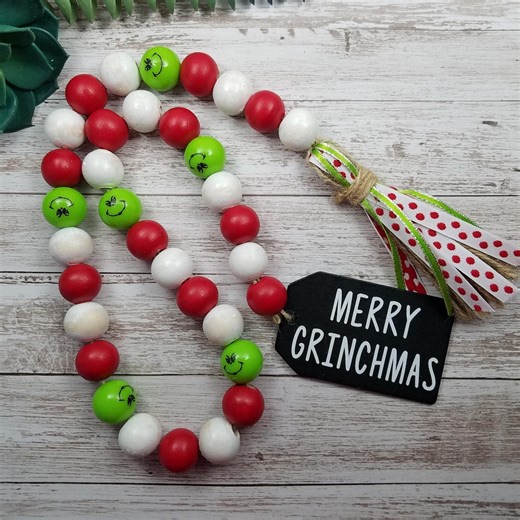 Christmas Grinch Wood Bead Garland, Red Green White Holiday Table Décor - Etsy Canada