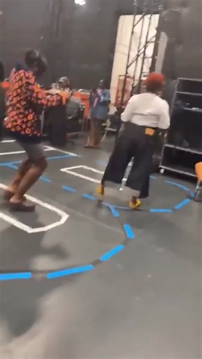 🙌 Burna Boy interprète le morceau « Gâté le coin » de Awilo Longomba rendu public en 1998 | Eventsrdc.com