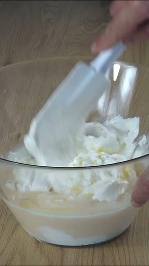 Easy yogurt dessert with lemon in 5 minutes