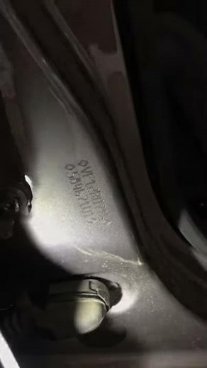 Renault Captur vin number location