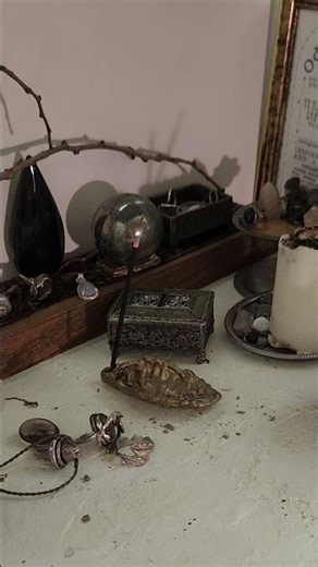 Odd Garden Oyster shell brass incense holder