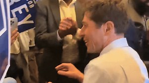 Minneapolis Mayor Dances and Delivers Thank-You Speech in Somali After Reelection