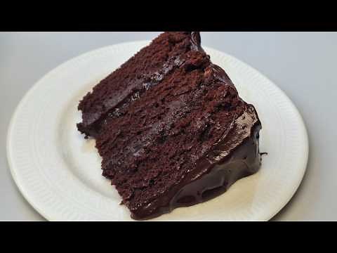 Eggless Matilda Chocolate Cake with Chocolate Fudge Frosting