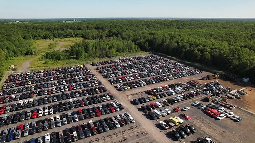 🧰Bienvenue chez Kenny U-Pull, votre super magasin de pièces d’auto usagées ! 🎥Nous sommes heureux de vous présenter notre première vidéo expliquant qui nous sommes et comment fonctionne le concept Kenny U-Pull ! 👏Merci à vous, chers clients, d'être un élément important de cette réussite ! Partager avec le monde ! | Kenny U-Pull