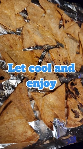 What you'll need to make these delicious quick and easy tortilla chips at home: -Baking sheet or pan -Aluminum foil -Cutting board or plate -Knife or food scissors -Salt -Lemon or Lime juice -Corn tortillas -Olive oil -Oven Enjoy! #flavortown #quickandeasyrecipe #healthyeating #cookingathome #kitchenhacks #cookwithme #allergyfriendly #cookingshow #yummy #eatup #tortillachips #corntortilla #tortilla #homemadechips #homemadefood