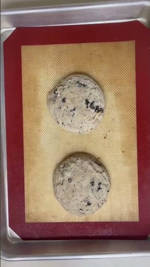 Crumbl cookies and cream milk shake cookie recipe. Oreo cookies and cream cookie recipe