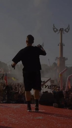 Be Here Now ❤️‍🩹🔥 #BrennanHeart #beherenow #electronicmusic #hardstyle #defqon1 | Ravers Sonic Network