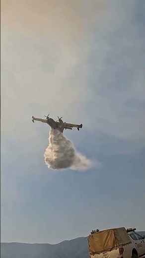 Firefighting helicopter vs Firefighting plane