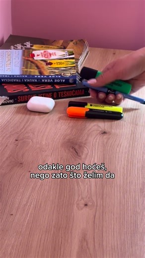 Marija Raicevic on Instagram: "Ljudi, konačno, nakon tri godine, imam svoju kancelariju. Ovo je stvarno moralo da se desi, jer sam ja neko ko je ozbiljan u biznisu i neko ko stvara velike rezultate, a ovakav prostor mi je bio neophodan. Dešavalo mi se da sjedim u autu i držim konsultacije, da izvodim djecu iz kuće, „tjeram“ muža, da bukvalno nemam gdje da radim kad sam kod kuće. Da, ovaj posao možeš da nosiš svuda sa sobom i da radiš iz telefona, ali nekad ti treba mir, nekad ti treba tišina, ne