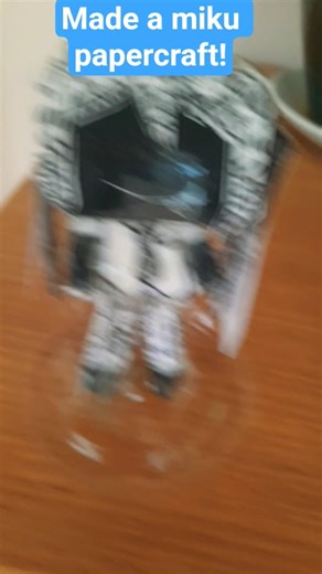 made a miku papercraft! #hatsunemiku #mikufan #miku #papercraft #mikupapercraft #laurelandthebirds