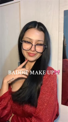 MAKEUP TUTORIAL on Instagram: "Baddie makeup tutorial 🎀 Cr:nessa.hoodrich #makeup #makeuptutorialvideos #makeupvideos"