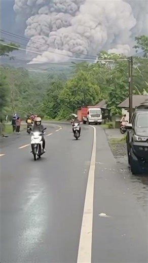 Remembering the end of 2025 eruption of Mount Semeru#almatv#java#vulcão