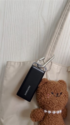 Level up your content creation with the T5 Evo! Deck out your bag for ultimate creativity in the go. | Samsung