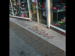 EP336: Nestle's Choco'Lite, Triple Decker Bar From The 1970s, And The Three Sisters Women's Store.