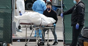 Coronavirus : le bilan aux États-Unis repart à la hausse avec 2 333 décès en 24 heures