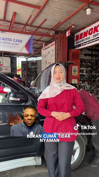 Setir Bergetar Saat Jalan? Jangan Dianggap Sepele! Setir bergetar saat jalan bukan hal sepele. Biasanya disebabkan oleh roda tidak balancing, ban aus, atau komponen kaki-kaki seperti tie rod dan ball joint mulai aus. Jika dibiarkan, getaran bisa makin parah dan memengaruhi stabilitas serta keamanan berkendara. Solusinya, lakukan pengecekan sejak dini agar mobil kembali halus, stabil, dan nyaman di jalan. 📞 Booking servis sekarang: 0813-5411-7000 📍 Cabang: Purwokerto | Bandung | Tasikmalaya Jan