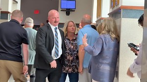 An emotional moment outside the courtroom—Detective Jon Snow, the original lead investigator in the Crystal Rogers case, was seen wiping away tears after the guilty verdict was read. While the FBI officially took over in 2020, it was Snow’s tireless work in the early years that helped lay the foundation for this moment. In law enforcement, the pursuit of justice is often a long and winding road…but Tuesday, that road led to accountability. 💔👮‍♂️ #crystalrogers #bardstownky #coldcase #Kentucky 