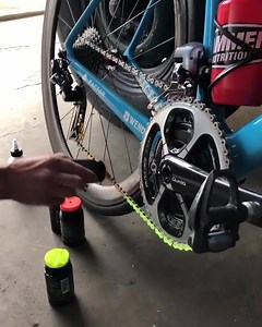 Vaj lubrifikues me ngjyra. | Eco Bicycle - LUJ DUJ