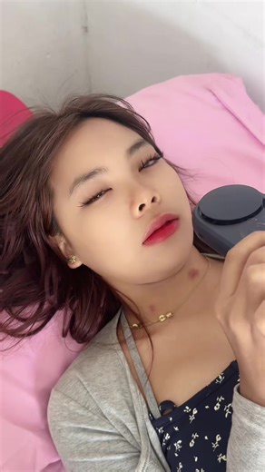 သကြ်န်အမှီမျက်တောင်လေးလှ”လေးတွေဆက်ကြမယ်❤️#မူဆယ်မြို့တစ်နေရာ😘😘😘 #လွေးလက်သည်းဆိုင်💅