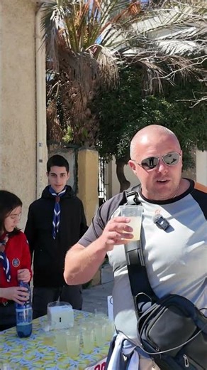 Mr TravelON meets the scouts in Athens, Greece, such nice young people #athens #greece #scout