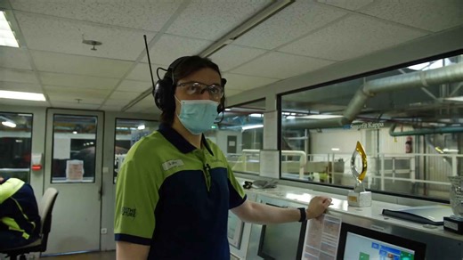 Découverte du métier de conducteur d'onduleuse (une machine à carton)