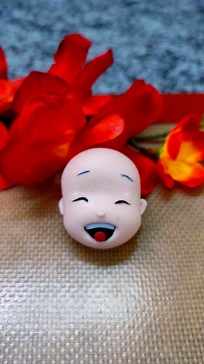 How to make laughing face expression with fondant / fondant face / fondant face expression . . . Hi this is very easy way to make fondant face with expression . . . #fondant #fondantdoll #fondantface #fondantfigurine #caketopper #cake #cakes #cakeart #cakeartist #cakedesign #cakedecorating #birthdaycake #weddingcake #gumpaste #modellingchocolate | Antony Bidesh