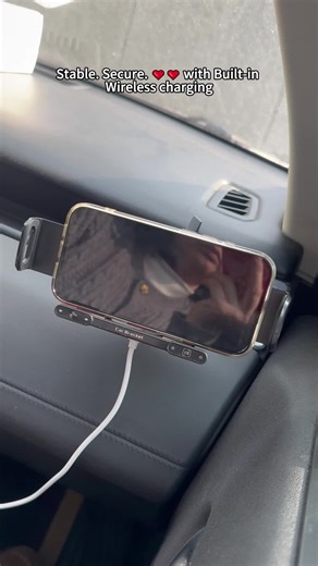 Revolutionary Folding Screen Car Phone Holder with Wireless Charging