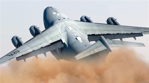 265-Ton US Military Aircraft Blasts Off with Full Thrust in Desert Heat