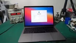 “MacBook Pro开机报错？拆机维修全过程，这波血赚！”
