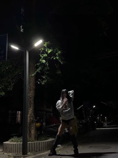 Learn Waacking Dance Moves for Beginners