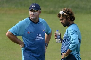 England looking at Sri Lankan coach Paul Farbrace to join Peter Moores