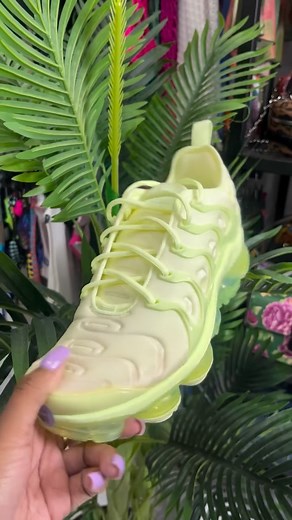 Terminal 4 Womens Clothing on Instagram: "Nike Air Vapor Max Plus & New Balance 327朗 50% Off‼️ SHOP NOW✨️ DELIVERY AVAILABLE拾"