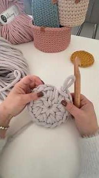 How to crochet the invisible slip stitch join with Bobbiny Braided Cord