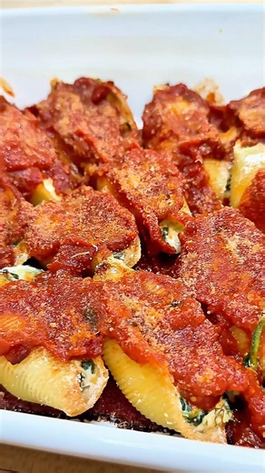How to make classic Italian American Stuffed Shells! 🇮🇹