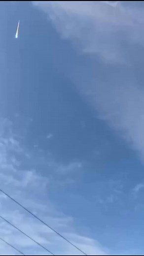 78K views · 233 reactions | A luminous fireball, meteor, or bolide was observed in the sky over Sweden, with visibility extending to regions near Stockholm and the Åland Islands. | world history | Facebook