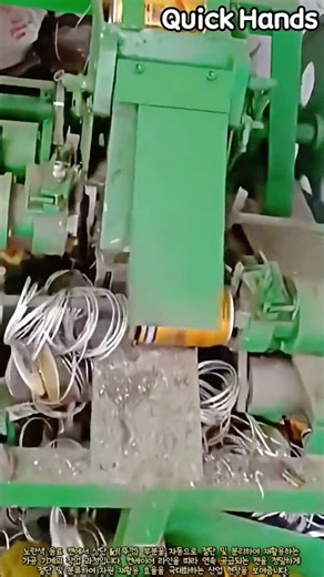 음료 캔 뚜껑 자동 분리 및 재활용 공정 #worker #process #recycling #industrial #machinery
