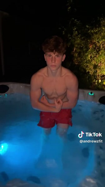 Underwater Sleeper Build for Optimal Biceps Growth