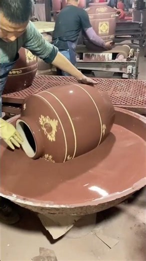 How to Glaze a Pottery Jar for Waterproofing #shorts