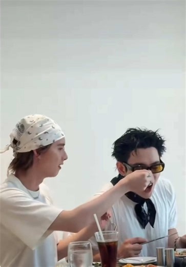 im convinced pavel has to pre-taste everything he feeds pooh 😂 and pooh just wants to feed him nonstop 🥰 || #poohpavel #ppoohkt #pavelphoom #thaibl #babehoopers