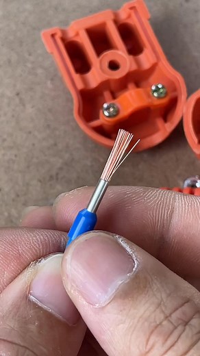 How to wire a plug securely. | Tuan CT