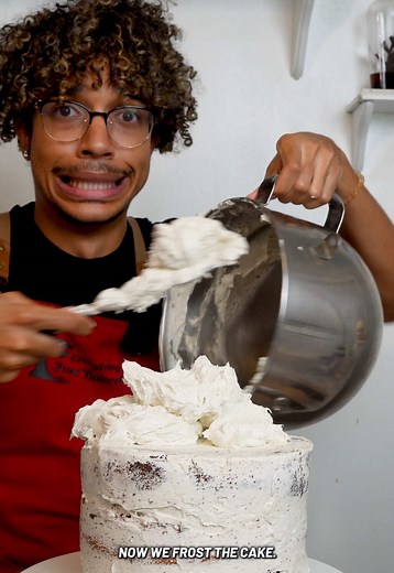 How to Frost a Cake Like a Pro | Easy Cake Decorating Tips