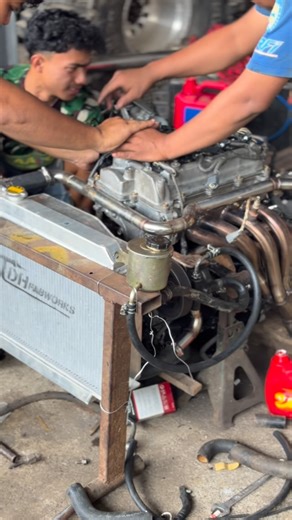 panggil aja kaboi on Instagram: "#overhoul 1.5L engine ✅ custom #stainless_steel piping exhaust ✅ custom piping water inlet outlite #engine ✅ custom aluminum #radiator ✅ #dhfabworkss out of style‼️"