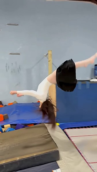 how she lost her mini skirt 😭