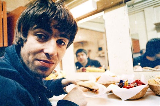 Liam Gallagher clarifies the story of how Oasis got signed in this rare 1995 interview