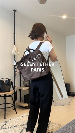 a! | 久しぶりに大大大ヒットすぎるバッグに出会ってしまいました！！今期絶対No. 1☝🏻 見た目はもちろん大優勝してるんですけど、機能も優秀すぎるんですよ、、 ・19個のポケット（ペン差しポケット3つ含む） ・ファスナー付きフロントポケット ・ベルクロサイドポケット... | Instagram