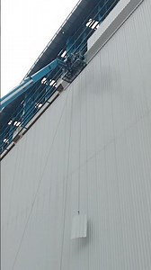 Pemasangan Cladding dan Flashing menggunakan Boom lift