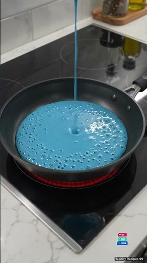 4 Ingredient Superfood Ocean Blue Pancakes!